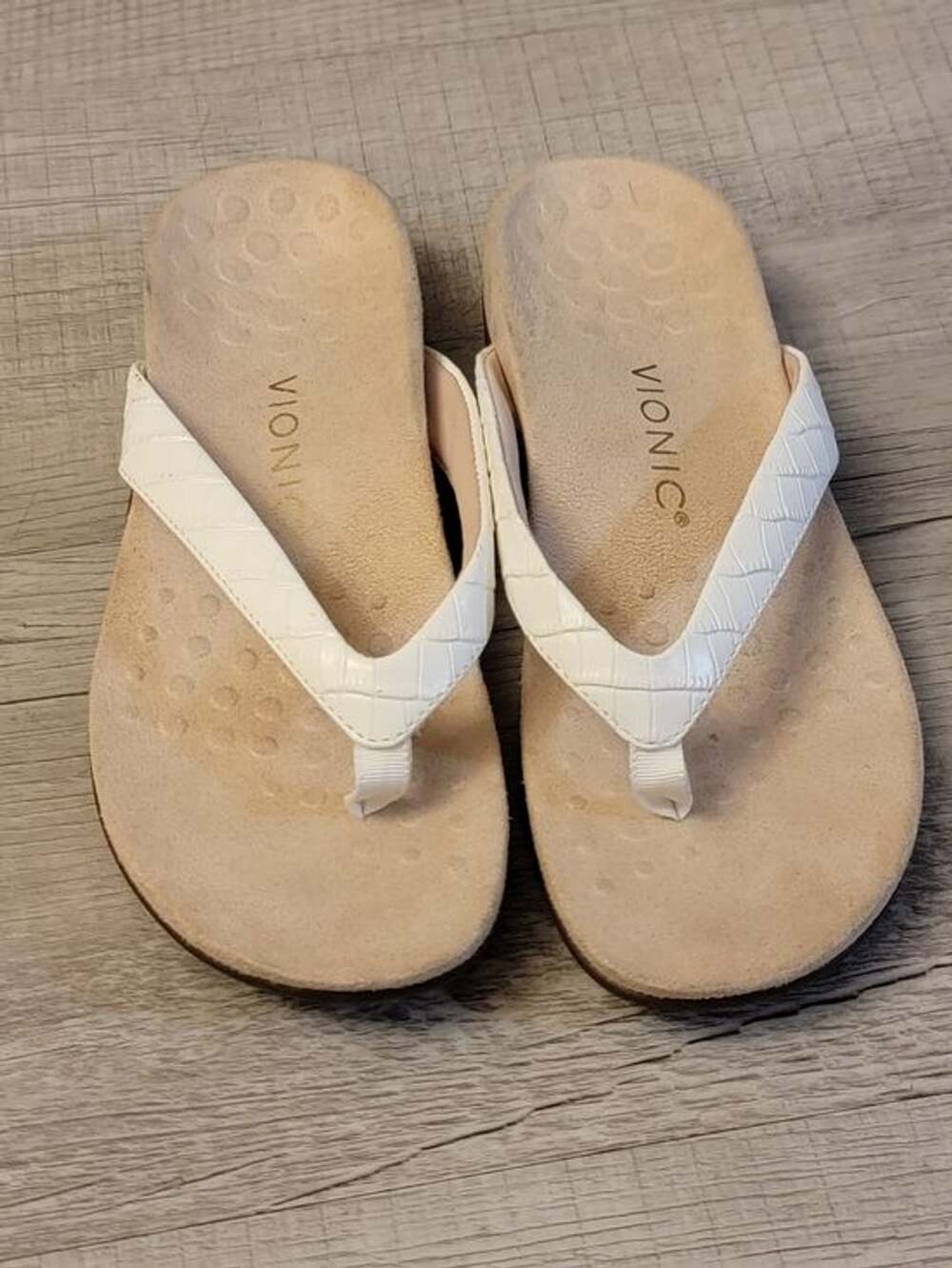 Vionic White Women's Orthotic Thong Sandals